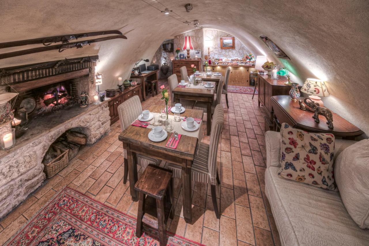 B&B Il Grottino Di אסרגי מראה חיצוני תמונה