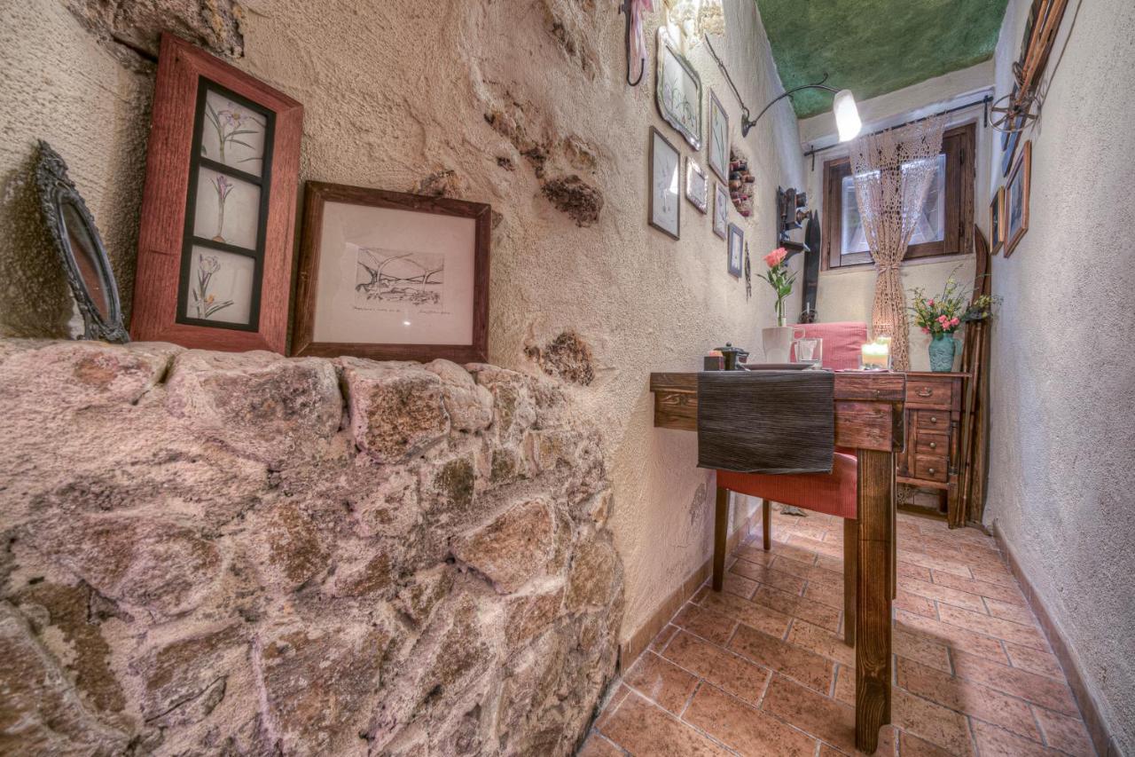 B&B Il Grottino Di אסרגי מראה חיצוני תמונה